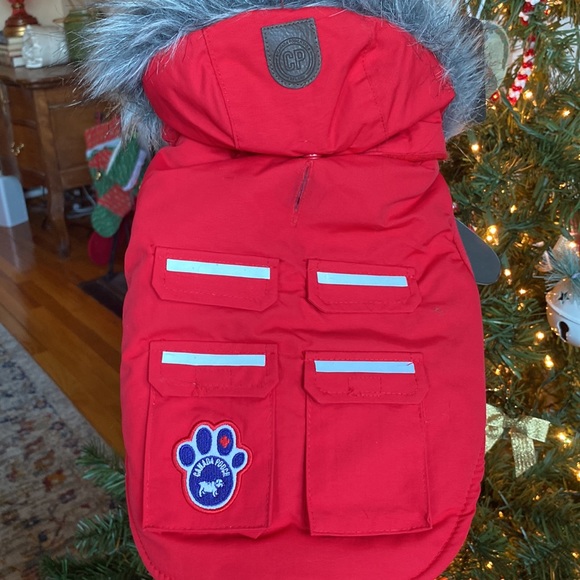 Canada Pooch parka for small dog 5-8LB (2-4KG) - Picture 3 of 4